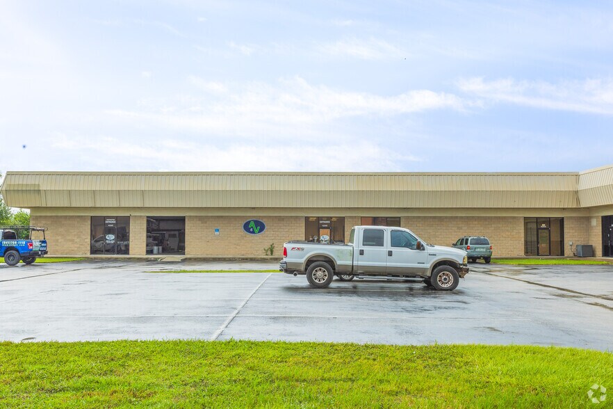 4240-4252 Bandy Blvd, Fort Pierce, FL à louer - Photo de l’immeuble – Image 2 sur 4