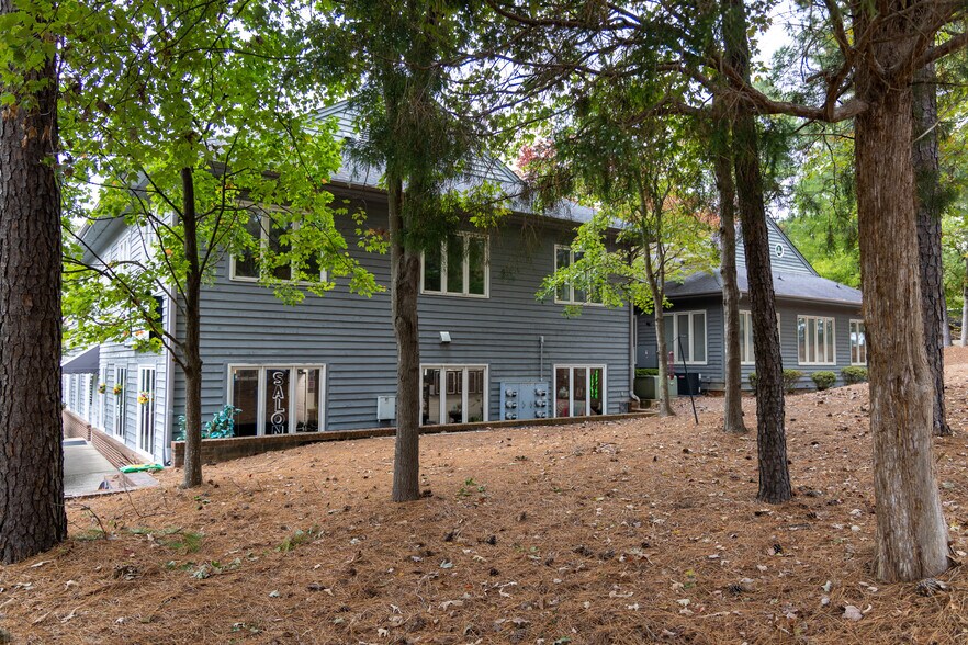 200 Sawmill Rd, Raleigh, NC à louer - Photo de l’immeuble – Image 3 sur 6