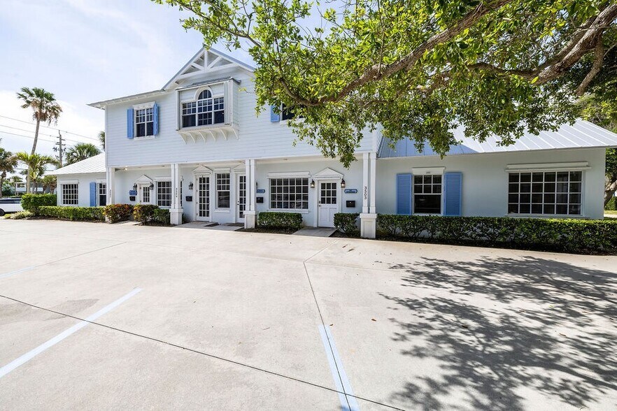 3509 Ocean Dr, Vero Beach, FL à vendre - Photo de l’immeuble – Image 2 sur 17