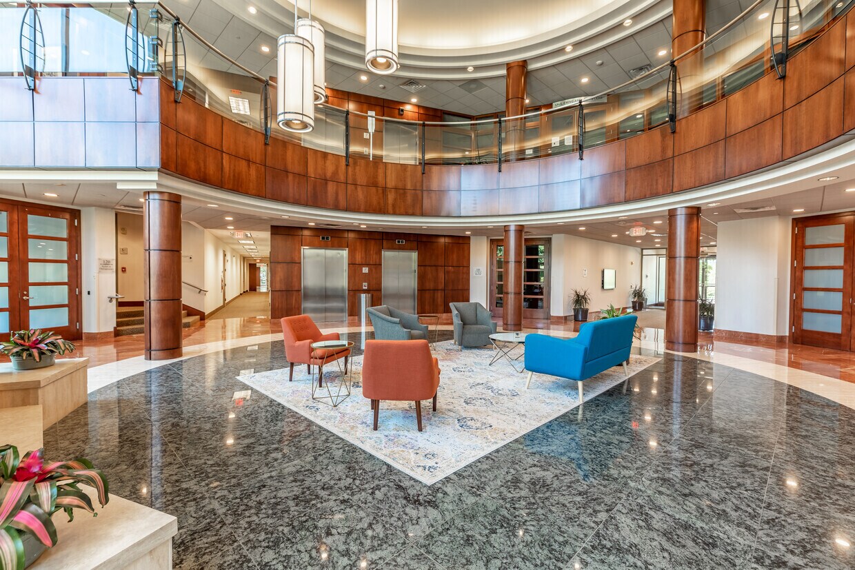 1200 Liberty Ridge Dr, Wayne, PA à louer Photo principale– Image 1 sur 11