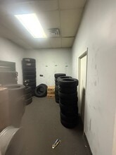 1735 Bayly St, Pickering, ON à louer Photo intérieure– Image 2 sur 7