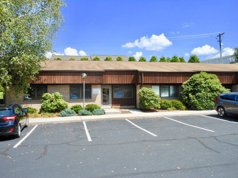 153-159 Walters Dr, Christiansburg, VA à louer - Photo de l’immeuble – Image 2 sur 13