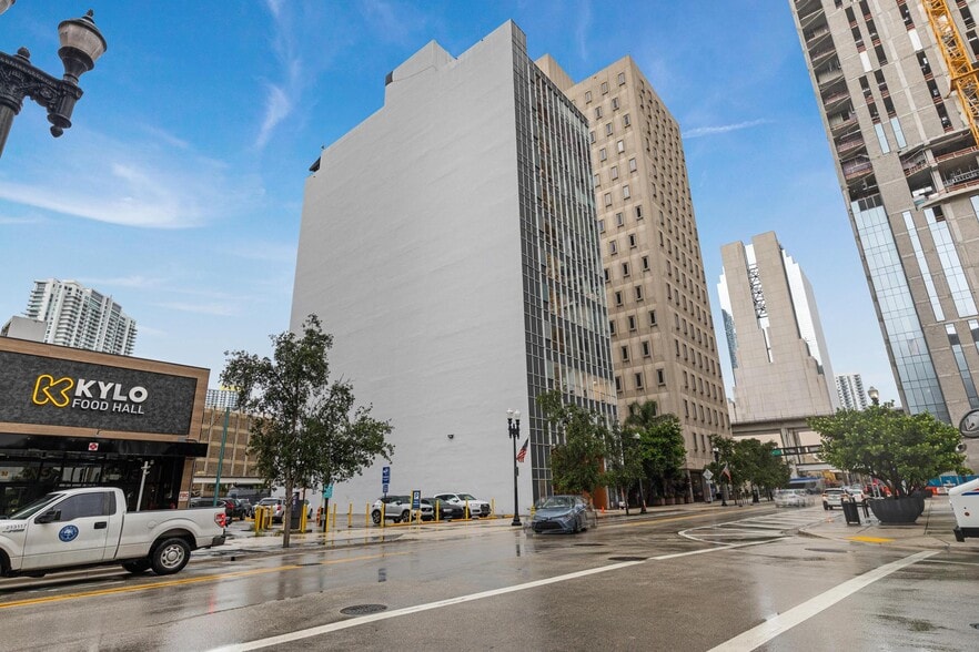 66-68 W Flagler St, Miami, FL à vendre - Photo de l’immeuble – Image 1 sur 16