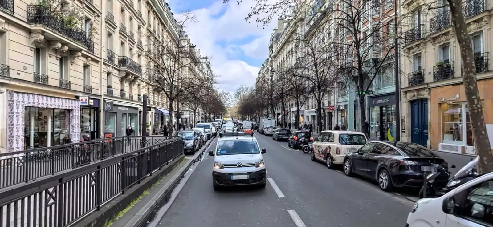 Local commercial dans Paris à louer Aérien– Image 1 sur 3