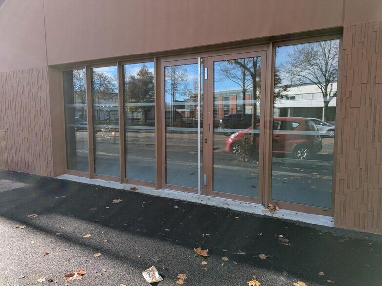 Local commercial dans Caen à vendre - Photo de l’immeuble – Image 3 sur 5