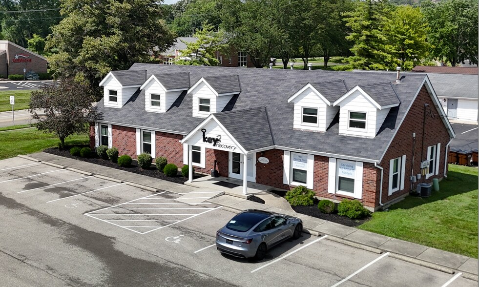 201 N Brookwood Ave, Hamilton, OH à vendre - Photo de l’immeuble – Image 1 sur 6