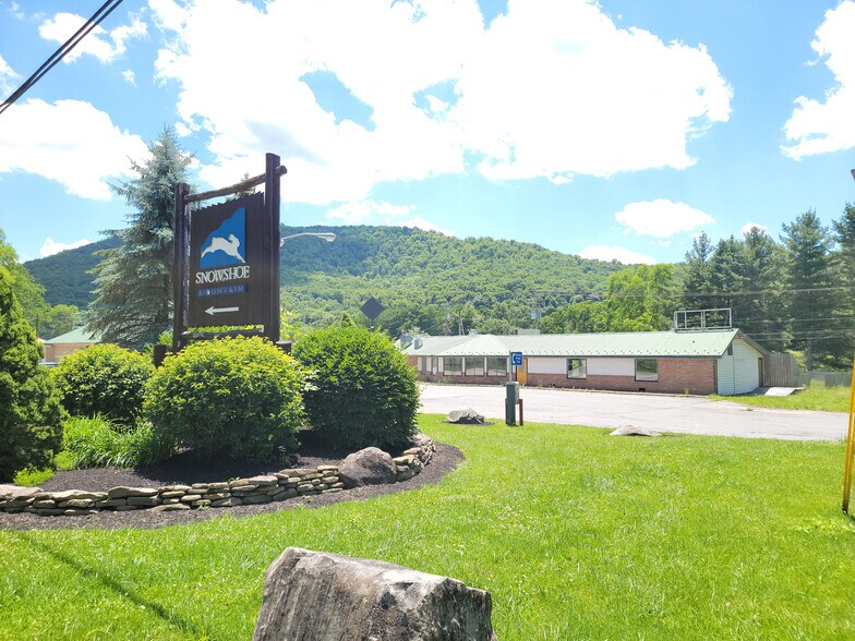693 Slaty Fork Rd, Slatyfork, WV à louer - Photo de l’immeuble – Image 2 sur 15