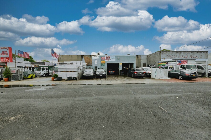 181 N Main St, Freeport, NY à vendre - Photo de l’immeuble – Image 3 sur 7