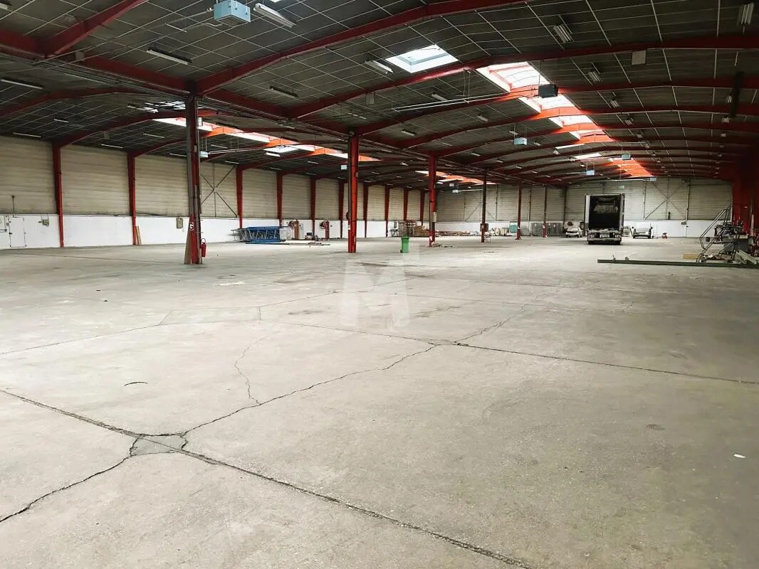 Local d’activités dans Morangis à louer Photo de l’immeuble– Image 1 sur 7