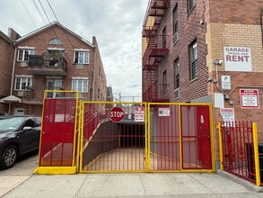 195-24-195-30 Jamaica Ave, Jamaica, NY à louer Photo intérieure– Image 1 sur 8