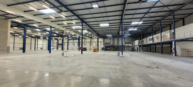 Plus de détails pour Industriel/Logistique à louer