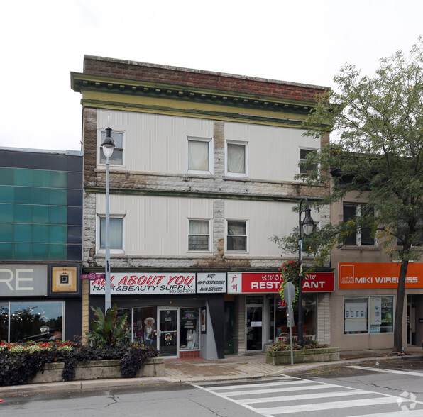 310-314 St Paul St E, St Catharines, ON à vendre - Photo principale – Image 1 sur 2