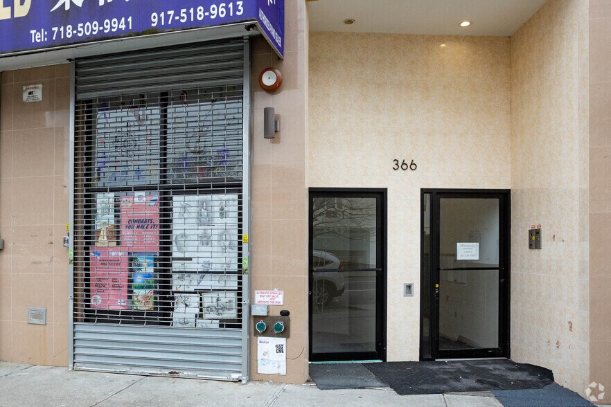 366 Kings Hwy, Brooklyn, NY à vendre - Photo de l’immeuble – Image 3 sur 32