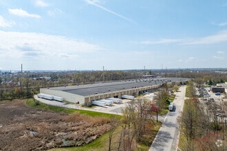 105 Commerce Dr, Aston Township, PA - Vue aérienne  vue de carte