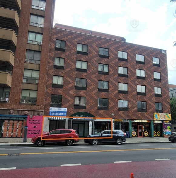 46-46 Avenue A, New York, NY à louer - Photo de l’immeuble – Image 1 sur 1