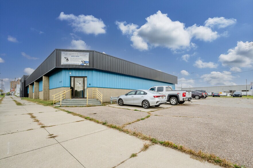 315 E Main St, Benton Harbor, MI à louer - Photo de l’immeuble – Image 3 sur 11