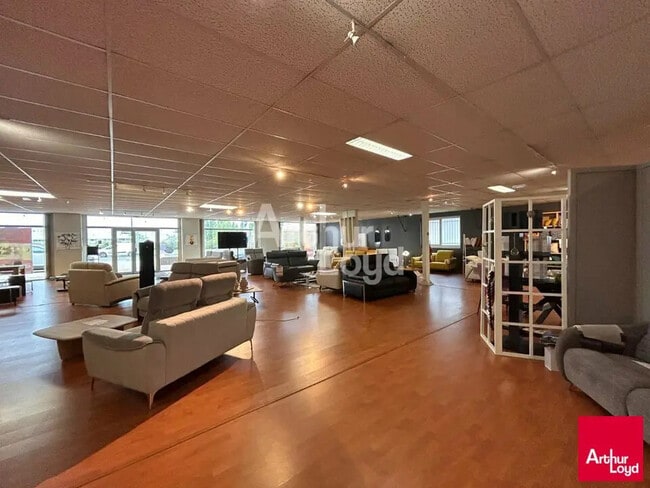 Plus de détails pour Local commercial à vendre