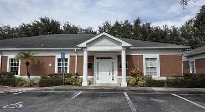 143 N Oakwood Ave, Brandon, FL à louer Photo intérieure– Image 1 sur 33