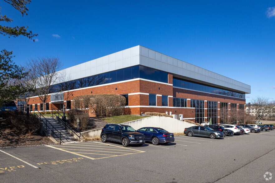 200 Park Ave, Florham Park, NJ à louer - Photo de l’immeuble – Image 2 sur 17