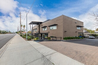 2402 S Rural Rd, Tempe, AZ à louer Photo de l’immeuble– Image 1 sur 13