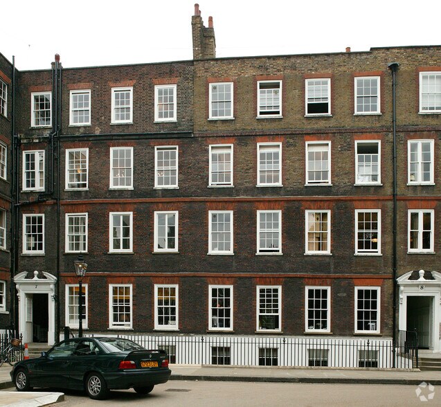 7 New Sq, Londres à louer - Photo de l’immeuble – Image 2 sur 4