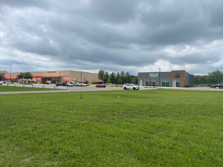 1350 N Orchard Rd, Aurora, IL à louer - Photo de l’immeuble – Image 2 sur 2