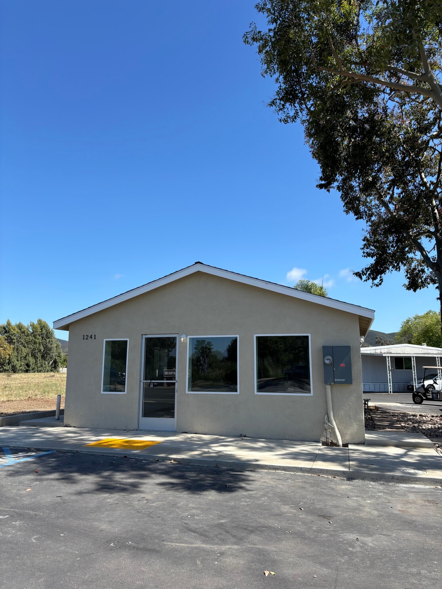 1241-1247 W San Marcos Blvd, San Marcos, CA à louer Photo de l’immeuble– Image 1 sur 11
