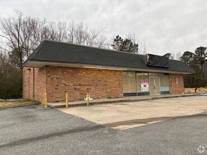 5166 George Washington Memorial Hwy, Hayes, VA à vendre - Photo principale – Image 1 sur 1