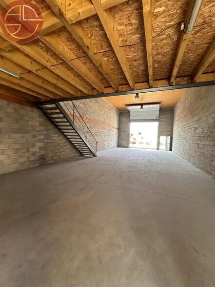 Industriel/Logistique dans Noé à louer - Photo intérieure – Image 2 sur 5