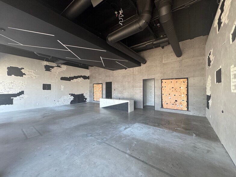 130 N La Brea Ave, Los Angeles, CA à louer - Photo de l’immeuble – Image 2 sur 10