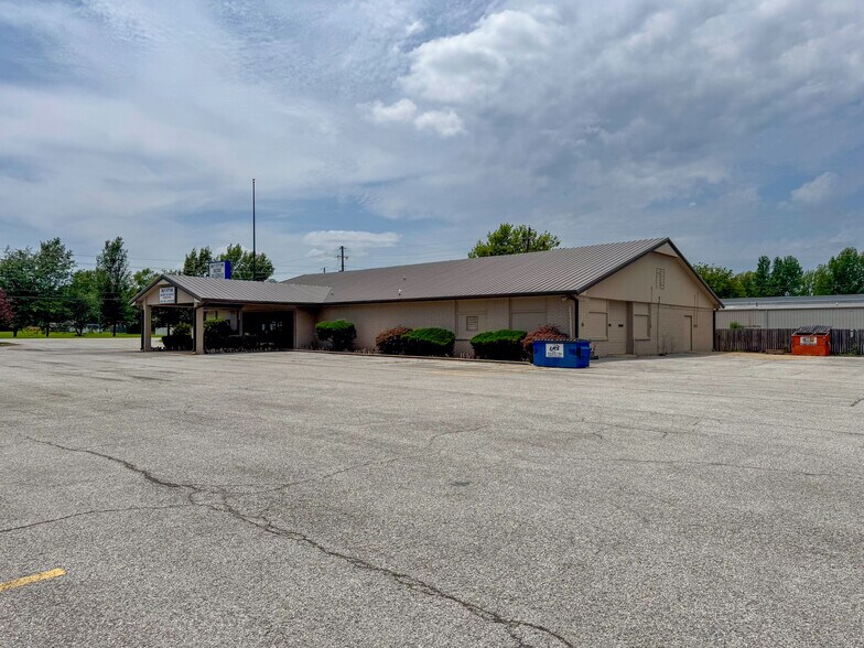 1860 W Sunset Ave, Springdale, AR à louer - Photo de l’immeuble – Image 3 sur 5