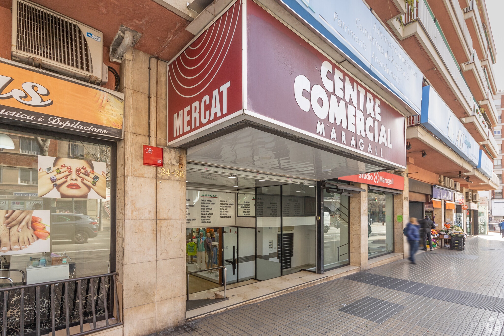 Local commercial dans Barcelone, Barcelona à louer Photo principale– Image 1 sur 5
