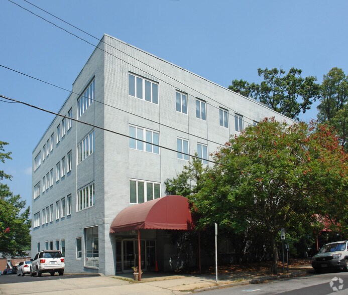 811 W 5th St, Winston-Salem, NC à vendre - Photo principale – Image 2 sur 17