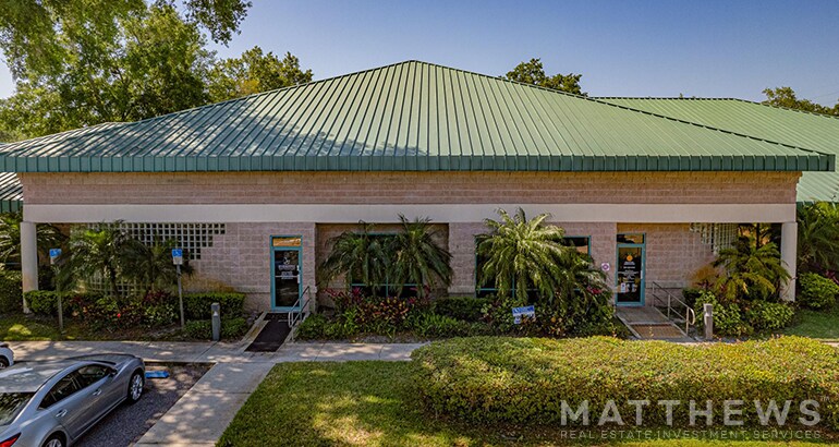 1565 Saxon Blvd, Deltona, FL à vendre - Photo de l’immeuble – Image 2 sur 3