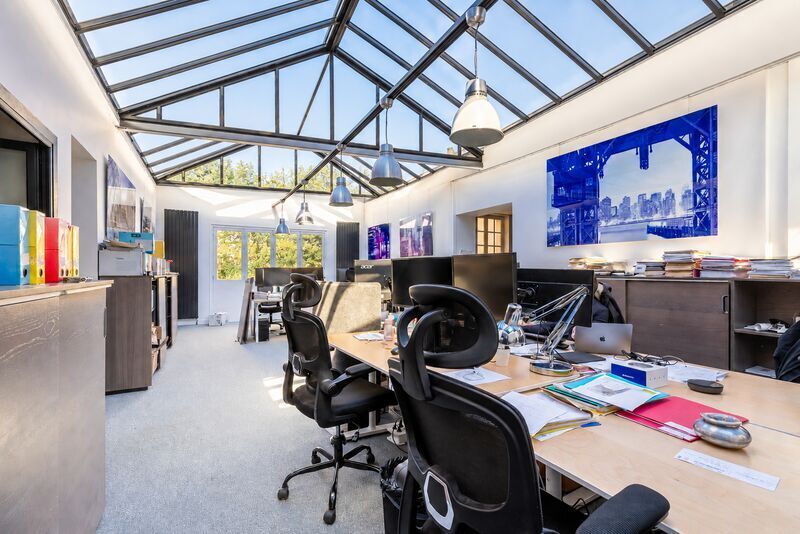 56 Rue Du Faubourg Saint-Antoine, Paris à louer - Photo de l’immeuble – Image 1 sur 15