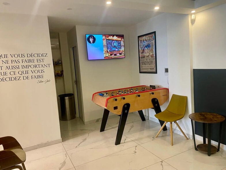 Bureau dans Neuilly-sur-Seine à louer - Photo de l’immeuble – Image 3 sur 3