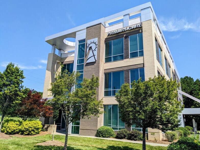 101 Lattner Ct, Morrisville, NC à louer - Photo de l’immeuble – Image 3 sur 12