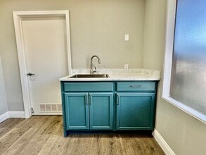 1121 W Vine St, Lodi, CA à vendre Photo intérieure– Image 2 sur 12