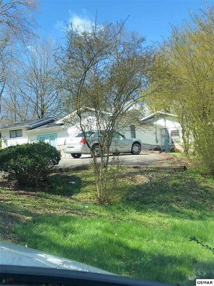 1011 Old Knoxville Hwy, Sevierville, TN à vendre - Photo principale – Image 2 sur 34