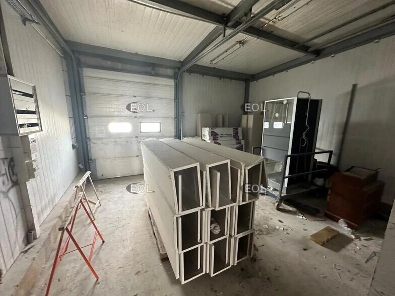 Local d’activités dans Ozoir-la-Ferrière à louer - Photo de l’immeuble – Image 3 sur 6