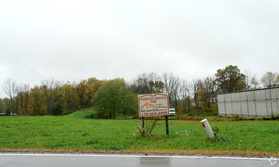 Fortuna Dr, Akron, OH à vendre - Photo principale – Image 1 sur 2