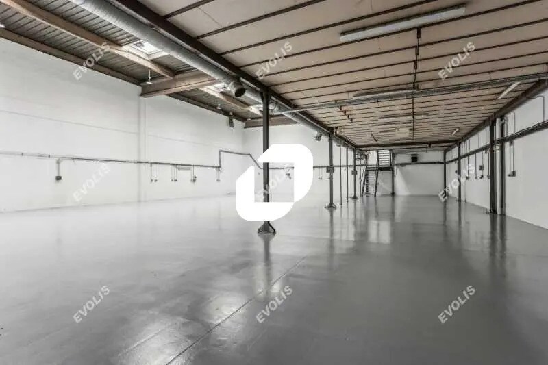 Bureau dans Aubervilliers à louer - Photo de l’immeuble – Image 3 sur 12