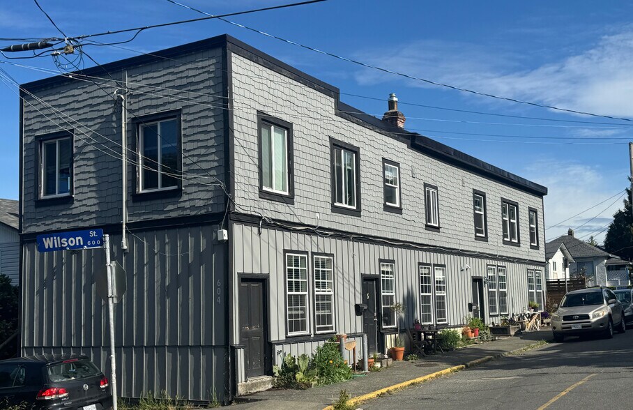 604 Wilson St, Victoria, BC à vendre - Photo de l’immeuble – Image 2 sur 5