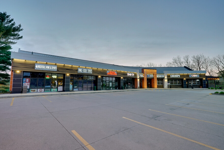 1300 50th St, West Des Moines, IA à louer - Photo de l’immeuble – Image 1 sur 10