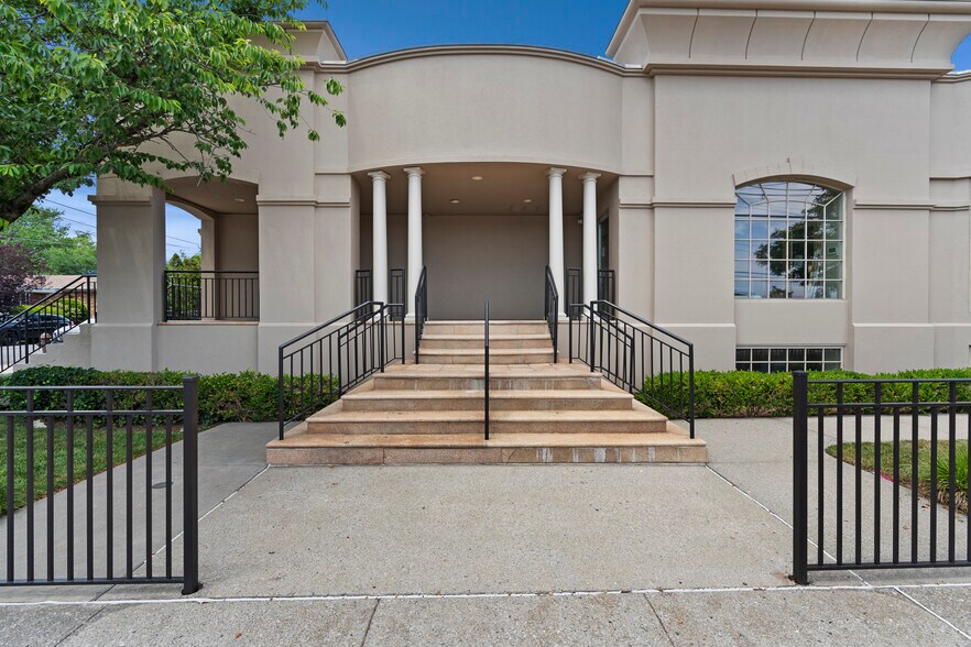 2777 Hylan Blvd, Staten Island, NY à vendre - Photo de l’immeuble – Image 2 sur 38