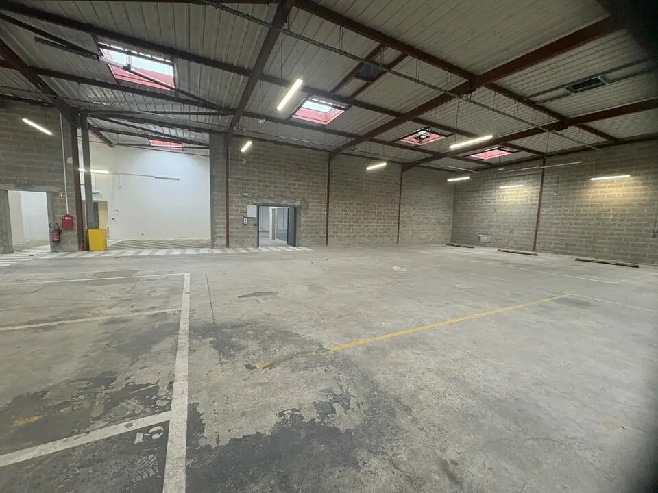 Local d’activités dans Neuilly-sur-Marne à louer Photo intérieure– Image 1 sur 6