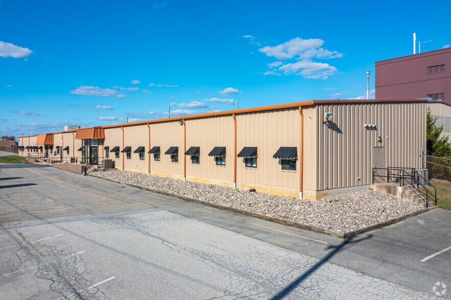 701-703 Industrial Dr, Middletown, DE à louer - Photo principale – Image 1 sur 15