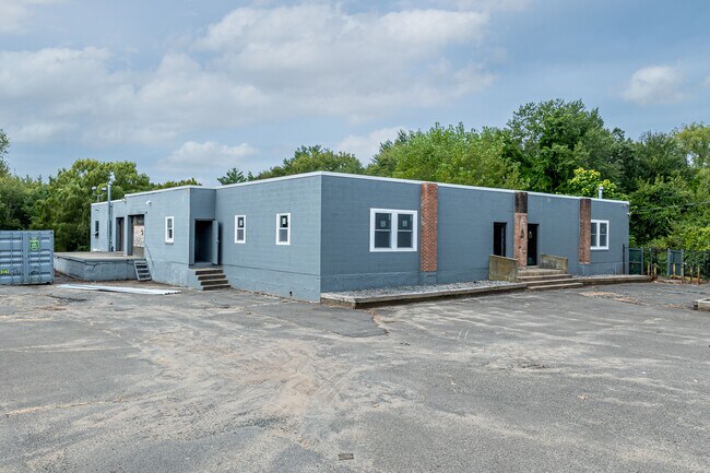 Plus de détails pour 195 W Newberry Rd, Bloomfield, CT - Industriel/Logistique à vendre