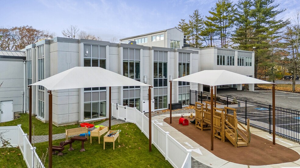 120 Wells Ave, Newton, MA à vendre - Photo de l’immeuble – Image 3 sur 6