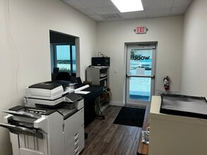 16140 Lee Rd, Fort Myers, FL à louer Photo intérieure– Image 2 sur 3